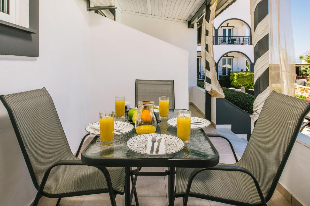 Villa Corali Apartments Sea Breath & Pool Amoudi Extérieur photo